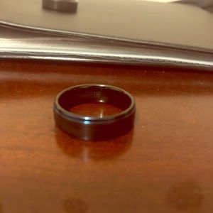 Men’s wedding band never worn